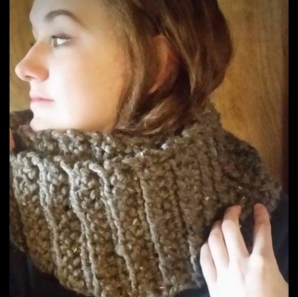 Hand Crafted Accessories - Claire's cowl (Outlander)